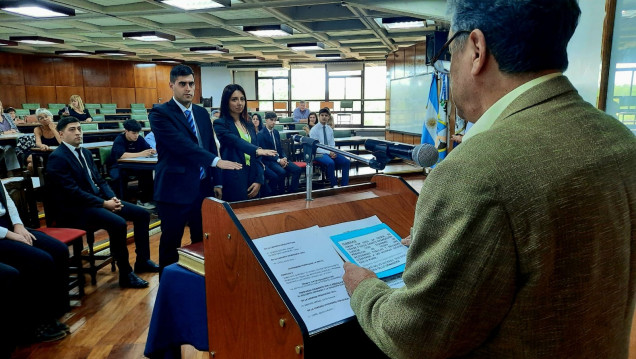 imagen Se tomó juramento a nuevos egresados y egresadas de la Facultad