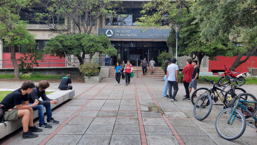 imagen Nuevo servicio de seguridad integral y actualización de horarios en la Facultad de Ingeniería