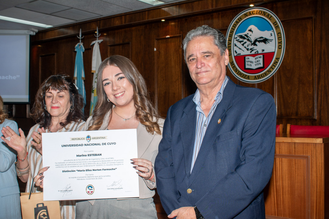 imagen Invitan a postular a estudiantes y egresados/as para la distinción María Elisa Norton Farmache