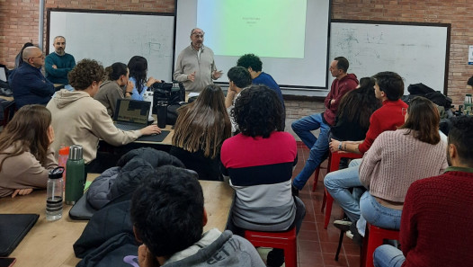 imagen Representantes de empresa de San Juan disertaron acerca de vivienda en altura