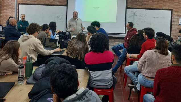imagen Representantes de empresa de San Juan disertaron acerca de vivienda en altura