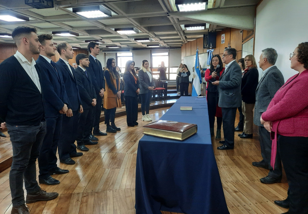 imagen Juraron nuevos egresados y egresadas de la Facultad