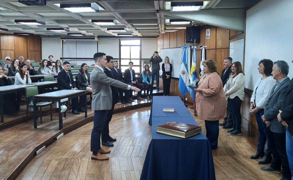 imagen La Decana tomó juramento a nuevos y nuevas profesionales