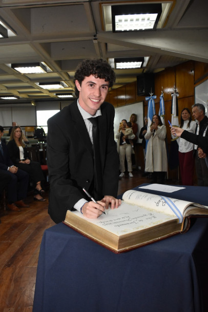 imagen Nuevos egresados y egresadas prestaron juramento en la Facultad de Ingeniería