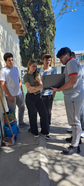imagen Estudiantes de Ingeniería promovieron la innovación en el Colegio Tomás Alva Edison