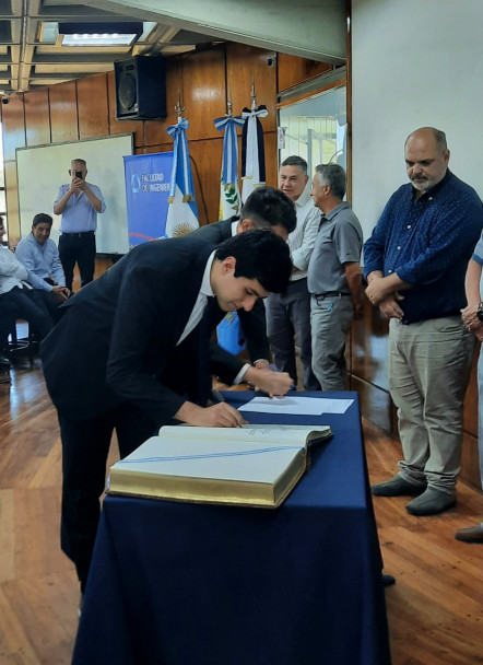 imagen Juraron 19 nuevos egresados y egresadas de la Facultad