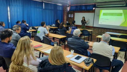 imagen Se capacitó sobre compostaje de residuos orgánicos al personal de la Facultad 