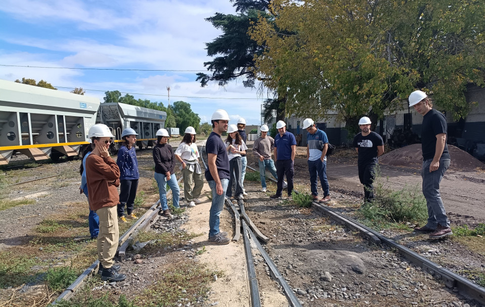 imagen Estudiantes Ingeniería Civil realizaron visita técnica a Belgrano Cargas y Logística