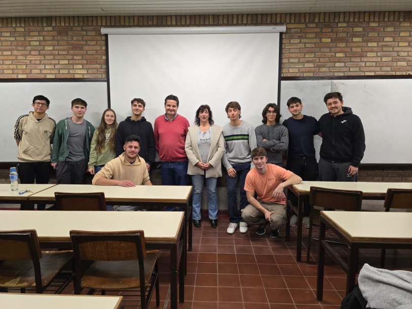 imagen Estudiantes de Computación dialogaron con Horacio Vega, profesional de IMPSA, sobre Gestión de Proyectos de IA
