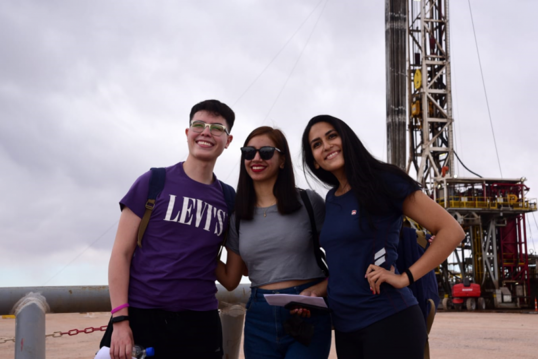 imagen Becas de fundación YPF para estudiantes de primer año de Ingeniería en Petróleo y Mecatrónica