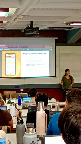 imagen Estudiantes fortalecen su formación conociendo proyectos de emprendedores locales