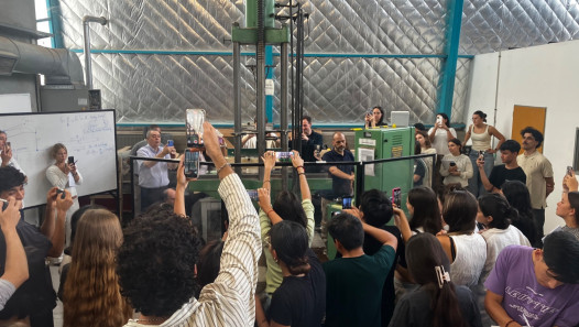 imagen Estudiantes de Arquitectura participaron de una jornada de ensayos de materiales