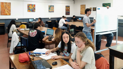 imagen La Biblioteca de la Facultad de Ingeniería presenta obras de la Ing. Adriana Romá