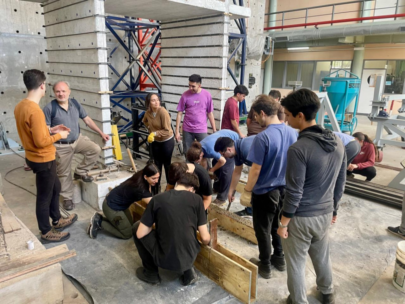 imagen Estudiantes de la UNCUYO y la UTN compartieron una práctica experimental sobre hormigón armado