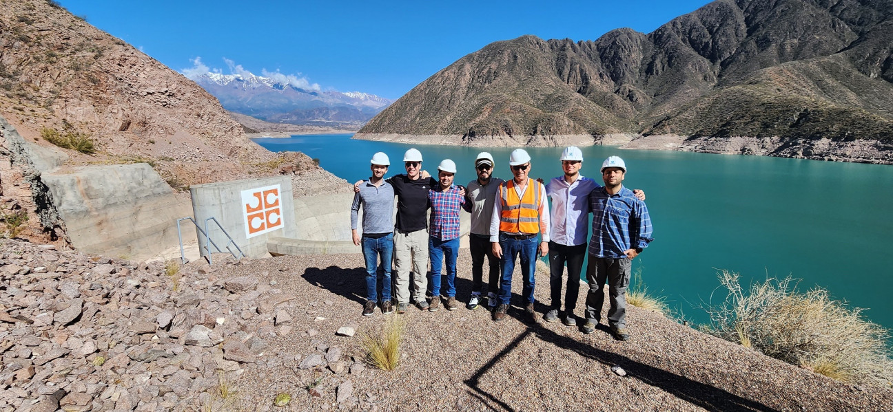 imagen Estudiantes de la Maestría en Ingeniería Geotécnica visitaron obras en Potrerillos 