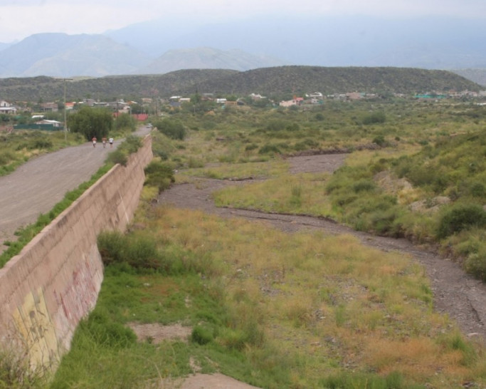 imagen Investigan la actualización del sistema de defensa aluvional del Gran Mendoza