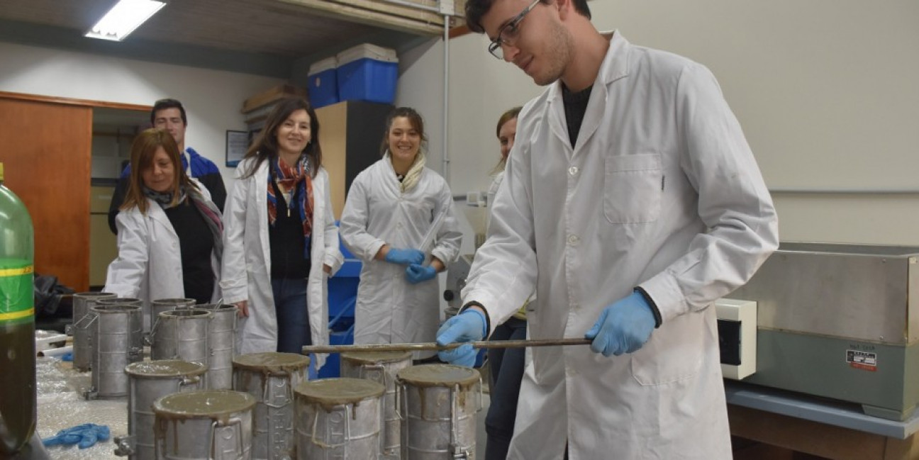 imagen Investigadores de la Facultad exploran la construcción de cemento con plástico