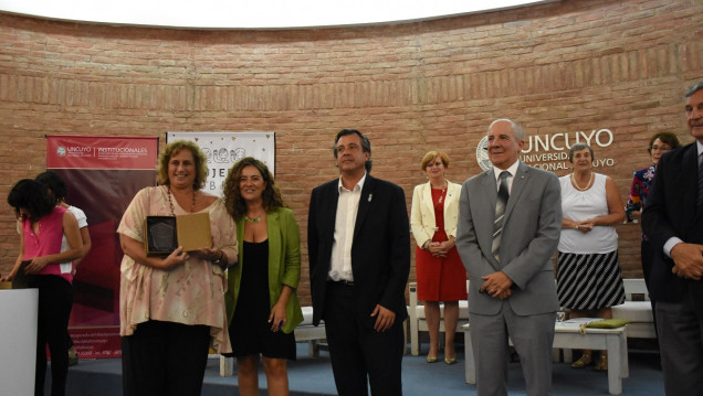 imagen La Vicedecana fue reconocida por su aporte en los espacios de gestión pública universitaria
