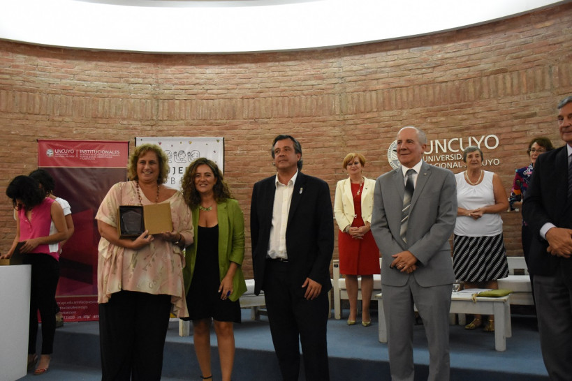imagen La Vicedecana fue reconocida por su aporte en los espacios de gestión pública universitaria
