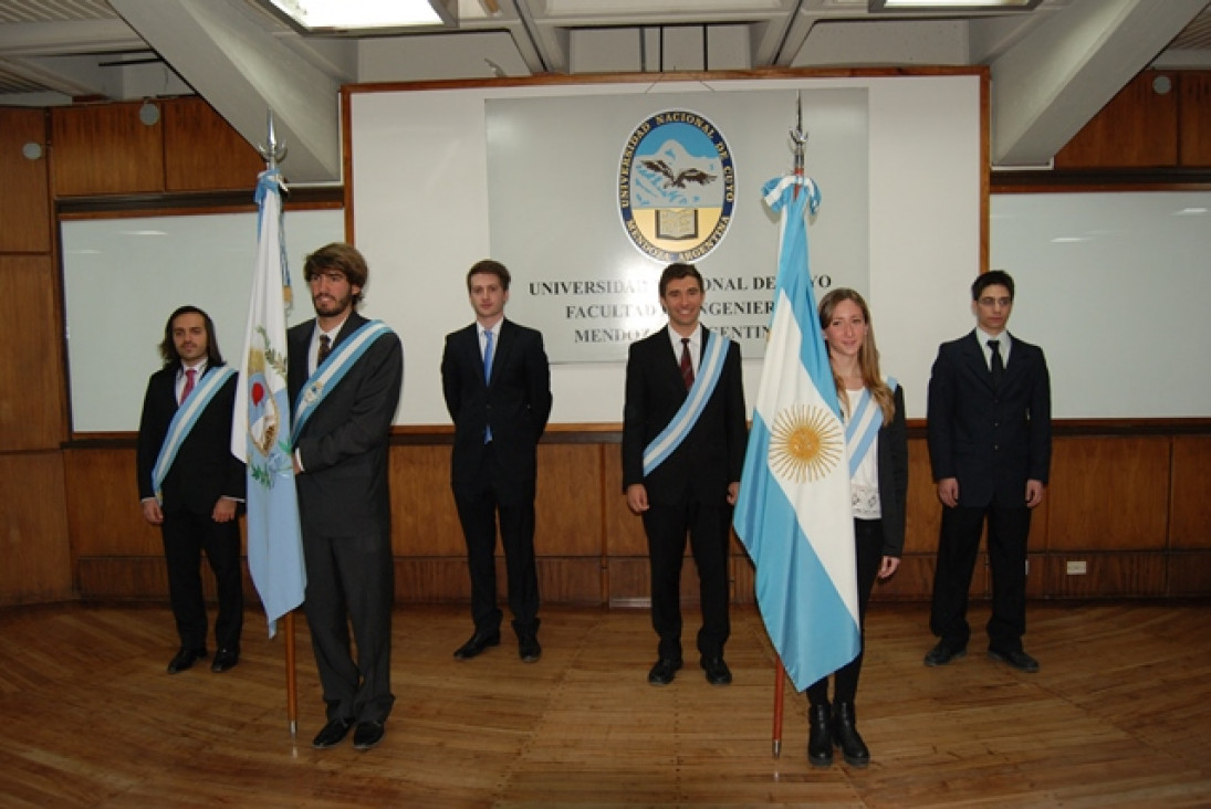 imagen Se realizó el Acto de cambio de Abanderados y Escoltas