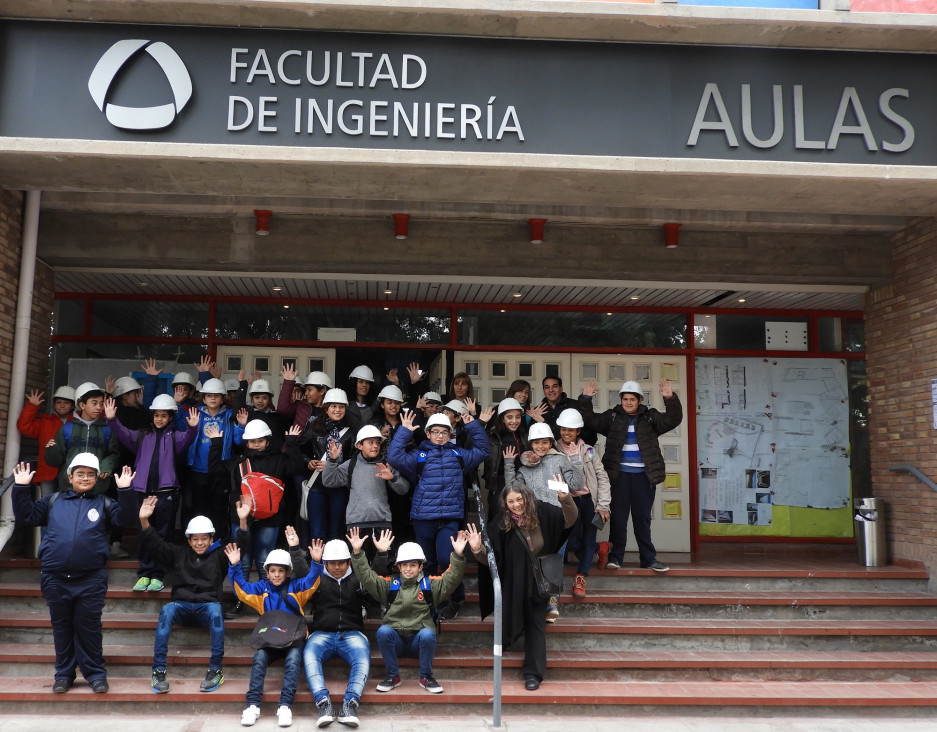 imagen Estudiantes de escuela rural de Santa Rosa visitaron la Facultad 