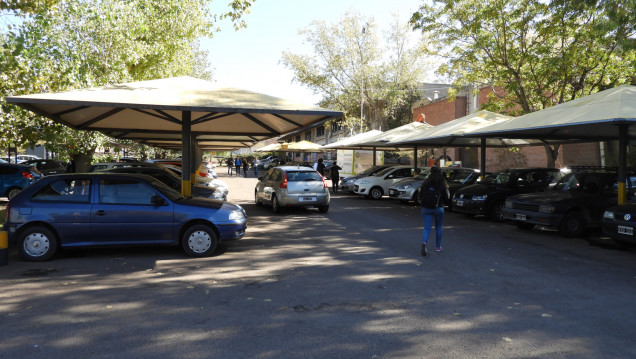 imagen Se realizaron obras de mejoramiento del estacionamiento de la Facultad