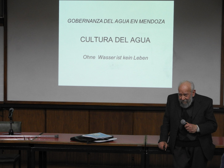imagen El Ingeniero Espinosa brindó una conferencia sobre la Cultura del agua 