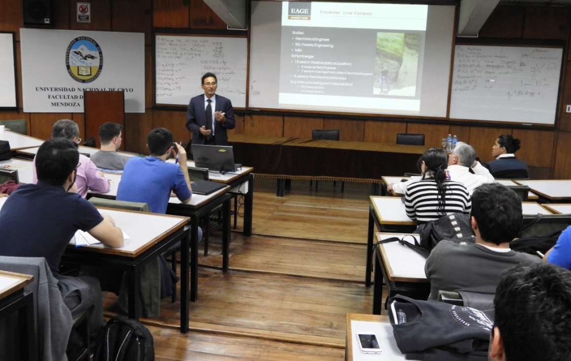 imagen Se realizó conferencia y taller sobre Petrofísica y su aplicación en la industria