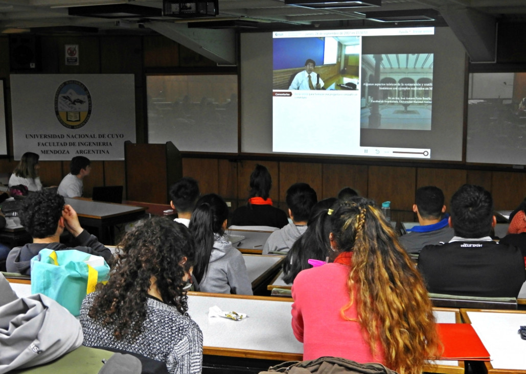 imagen Estudiantes participaron de videoconferencia sobre restauración de edificios históricos