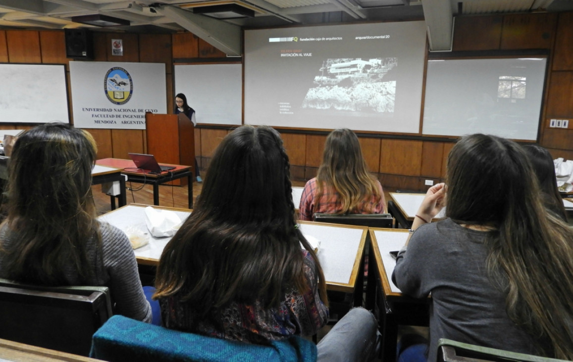 imagen Se debatió desde la Arquitectura sobre el documental "La Invitación al viaje"