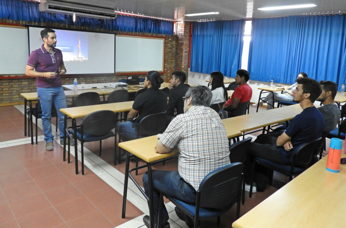 imagen Egresado de nuestra Facultad brindó charla sobre perforación bajo balance