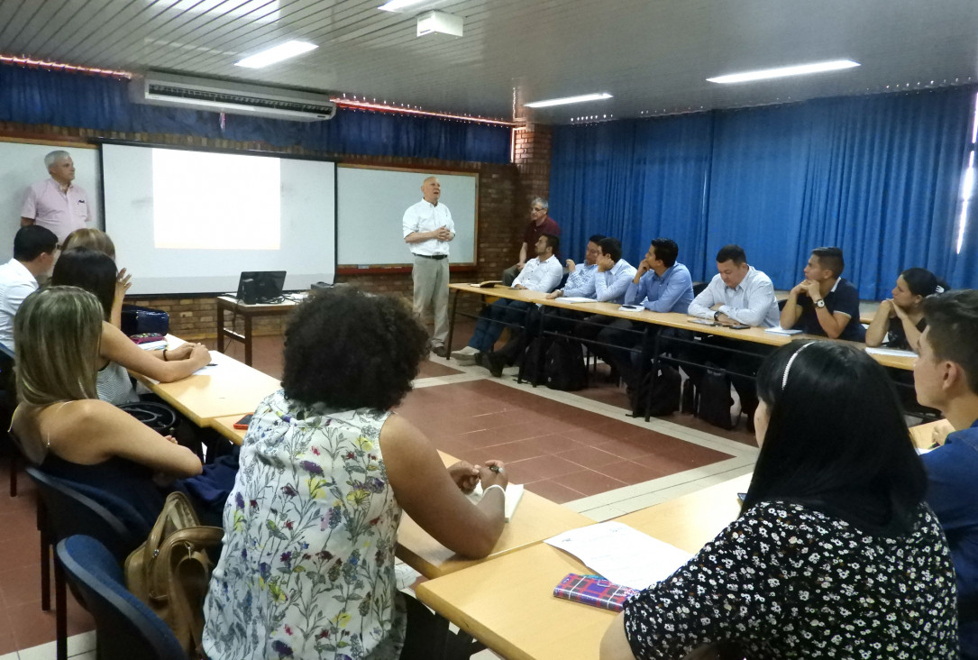 imagen Estudiantes de Universidad de Colombia realizan curso internacional en la Facultad