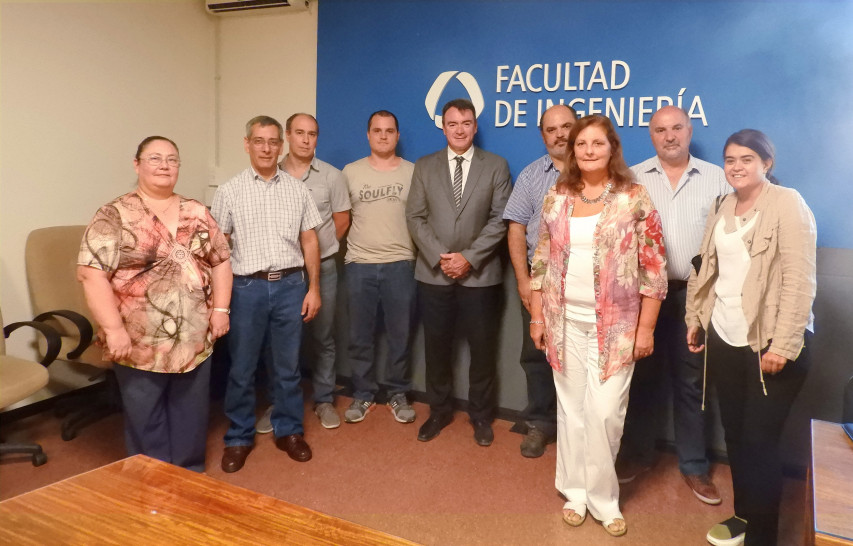 imagen Decano de Universidad de La Rioja visitó la Facultad para conocer la carrera de Mecatrónica