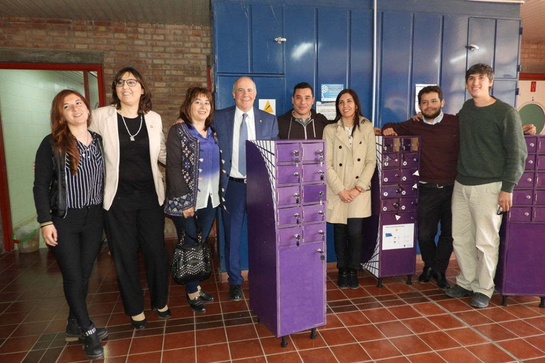 imagen Inauguraron torre de cargadores solares en la Facultad