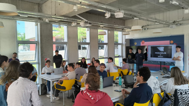 imagen Estudiantes de Ingeniería Industrial y Mecatrónica presentaron proyectos desarrollados junto a empresas y organismos locales