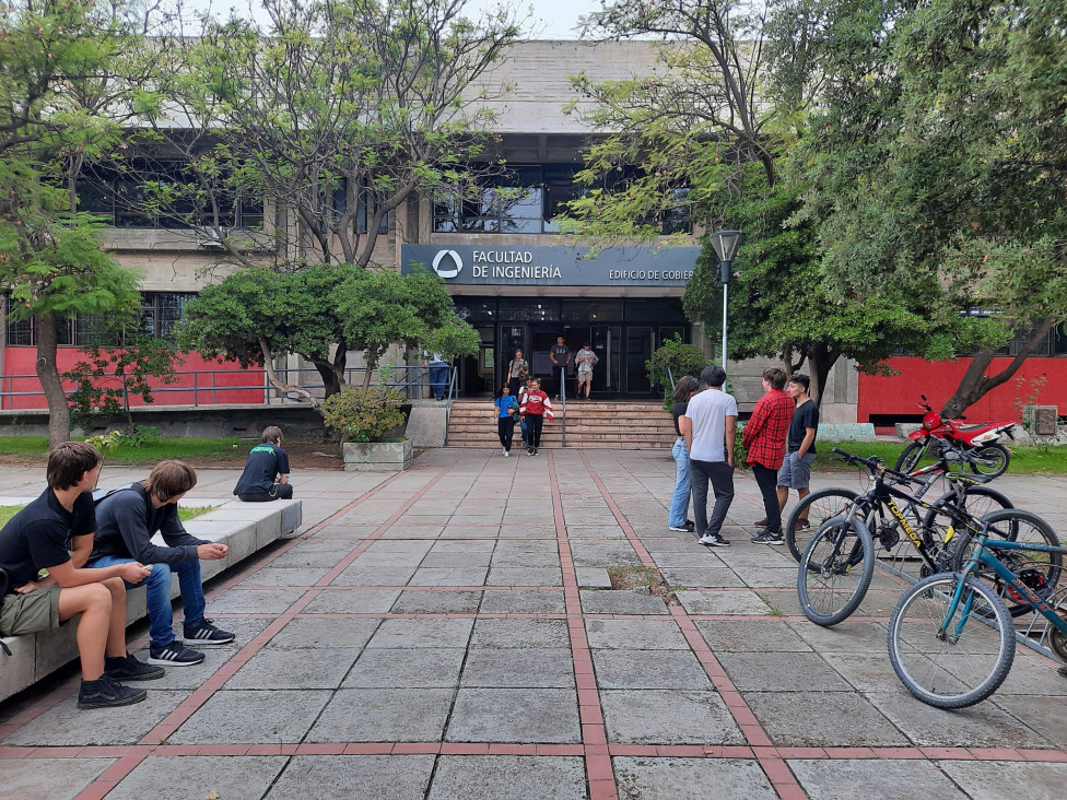 imagen Desinfección de los edificios de la Facultad