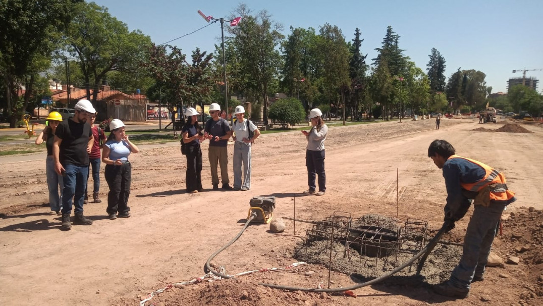 imagen Estudiantes de Ingeniería Civil realizaron visita a obras del Metrotranvía 