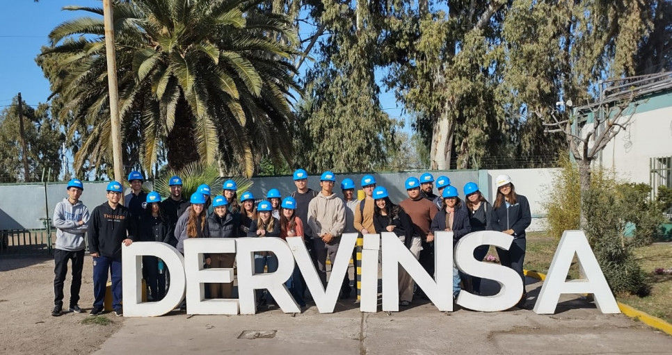 imagen Estudiantes de Ingeniería Mecatrónica e Industrial realizaron visita a Dervinsa