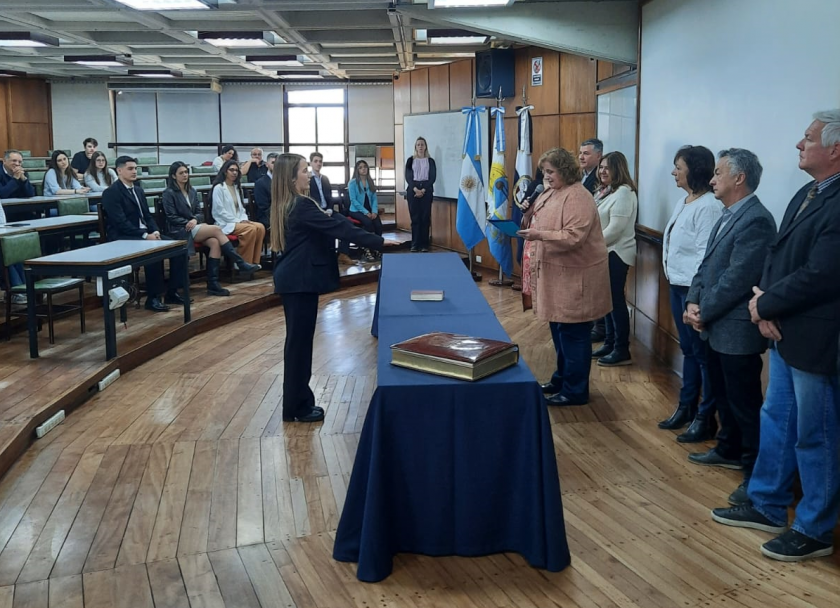 imagen La Decana tomó juramento a nuevos y nuevas profesionales