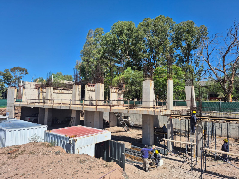 imagen Primer hormigonado de elementos estructurales en el nuevo edificio de la Facultad de Ingeniería