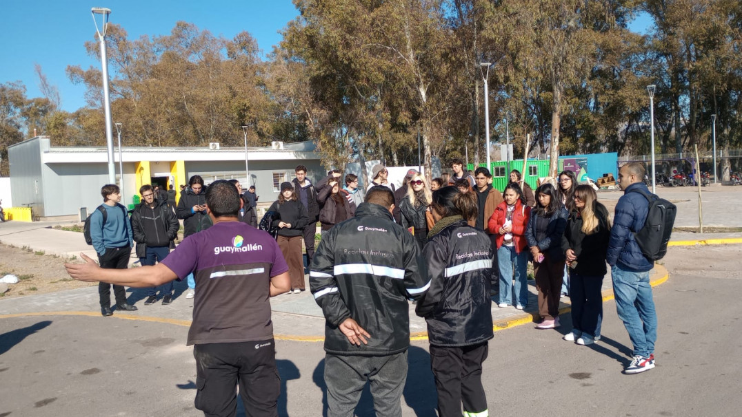 imagen Estudiantes participaron de una jornada de aprendizaje territorial e interdisciplinario en el Centro Verde de Guaymallén