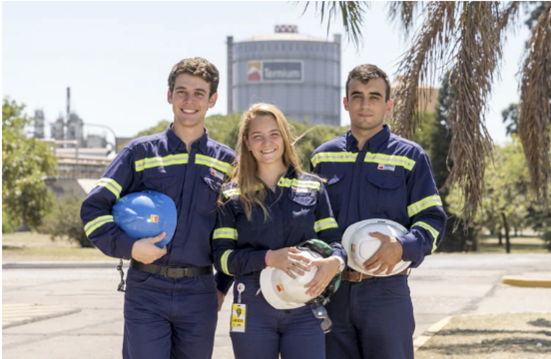 imagen Inscriben a las Prácticas Educativas de Verano y Programa de Jóvenes Profesionales de Techint