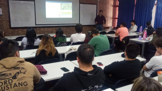 imagen Egresado de la Facultad brindó charla sobre exploración de litio en Argentina
