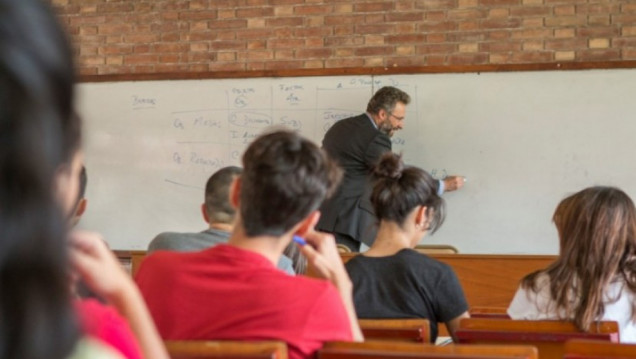 imagen Convocan a docentes para el Curso de Ingreso 2027
