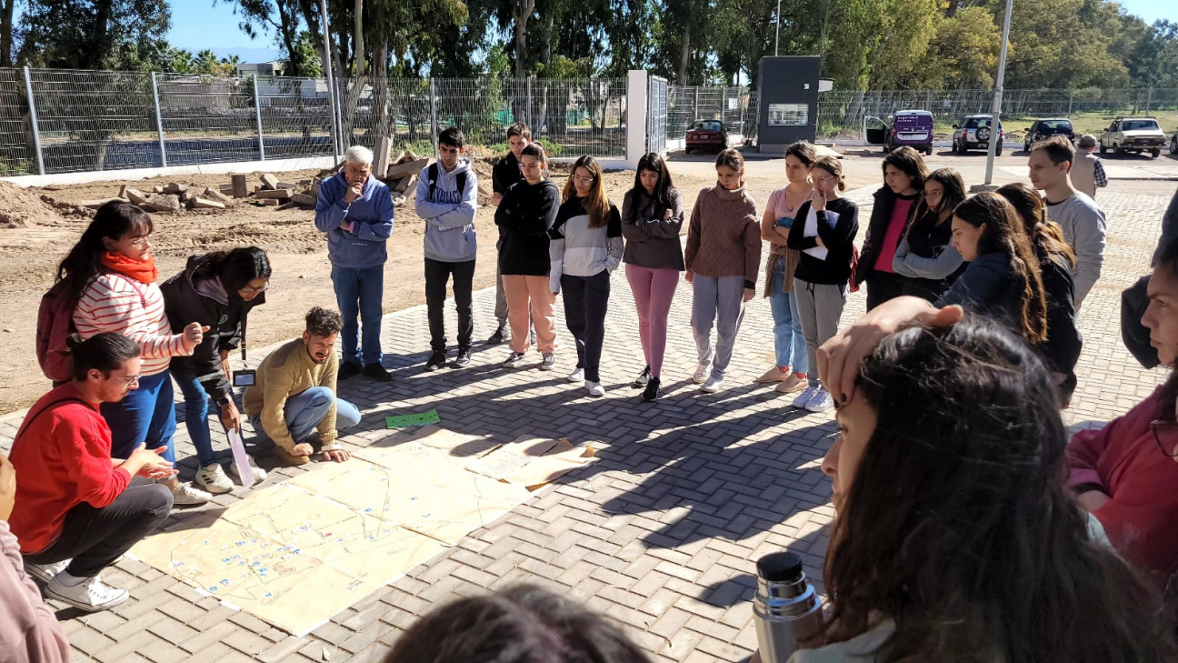 imagen Estudiantes de Industrial y Arquitectura visitaron planta de separación de residuos