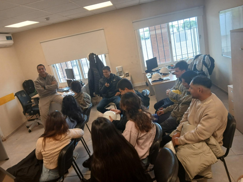 imagen Estudiantes realizaron visita técnica al Yacimiento Barrancas de Petróleos Sudamericanos