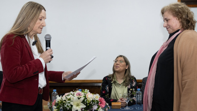 imagen Patricia Infante y Eduardo Iriarte asumieron como decana y vicedecano para el período 2026-2030
