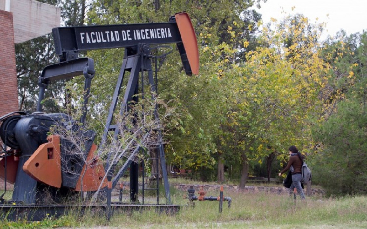 imagen Jornada motivacional para estudiantes de Ingeniería de Petróleos