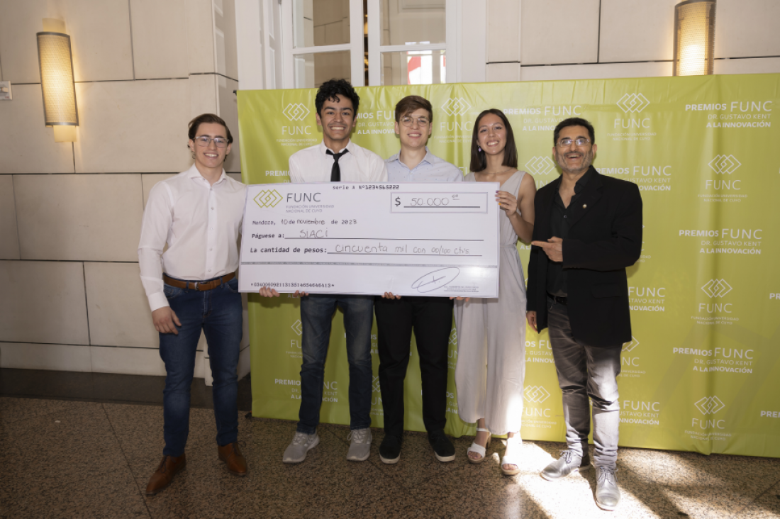 imagen Estudiantes de la Facultad fueron premiados por sus ideas innovadoras