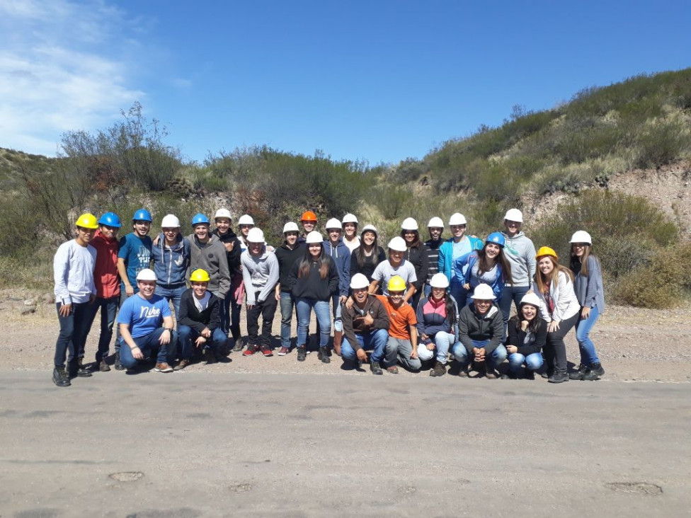 imagen Ingresantes de Petróleos tuvieron su "bautismo de campo"